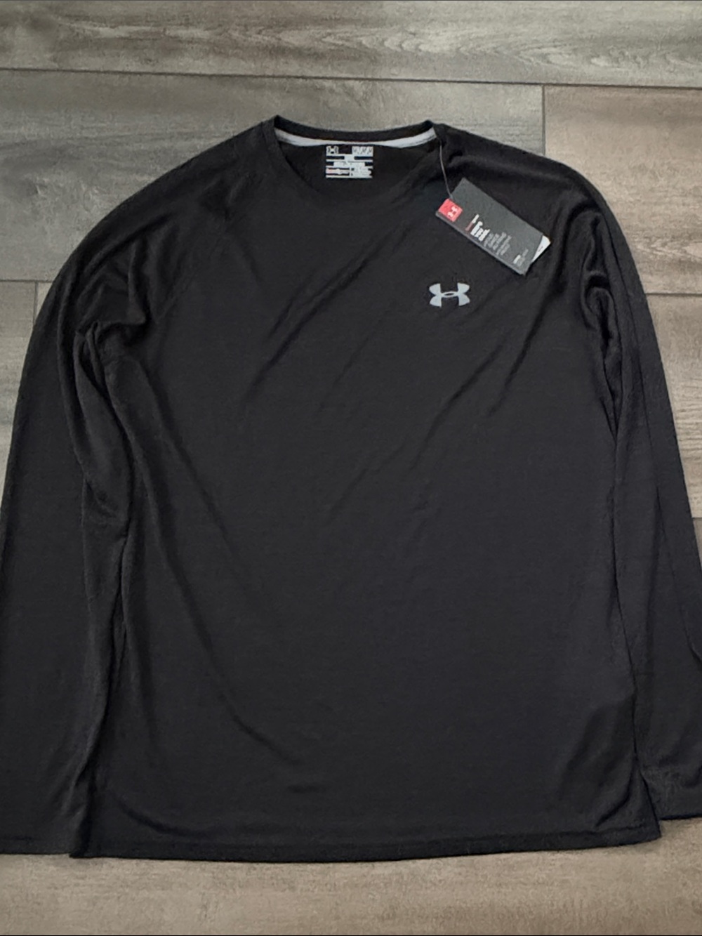 NWT Under Armour Men’s Black Long-Sleeve Crew Performance Tee